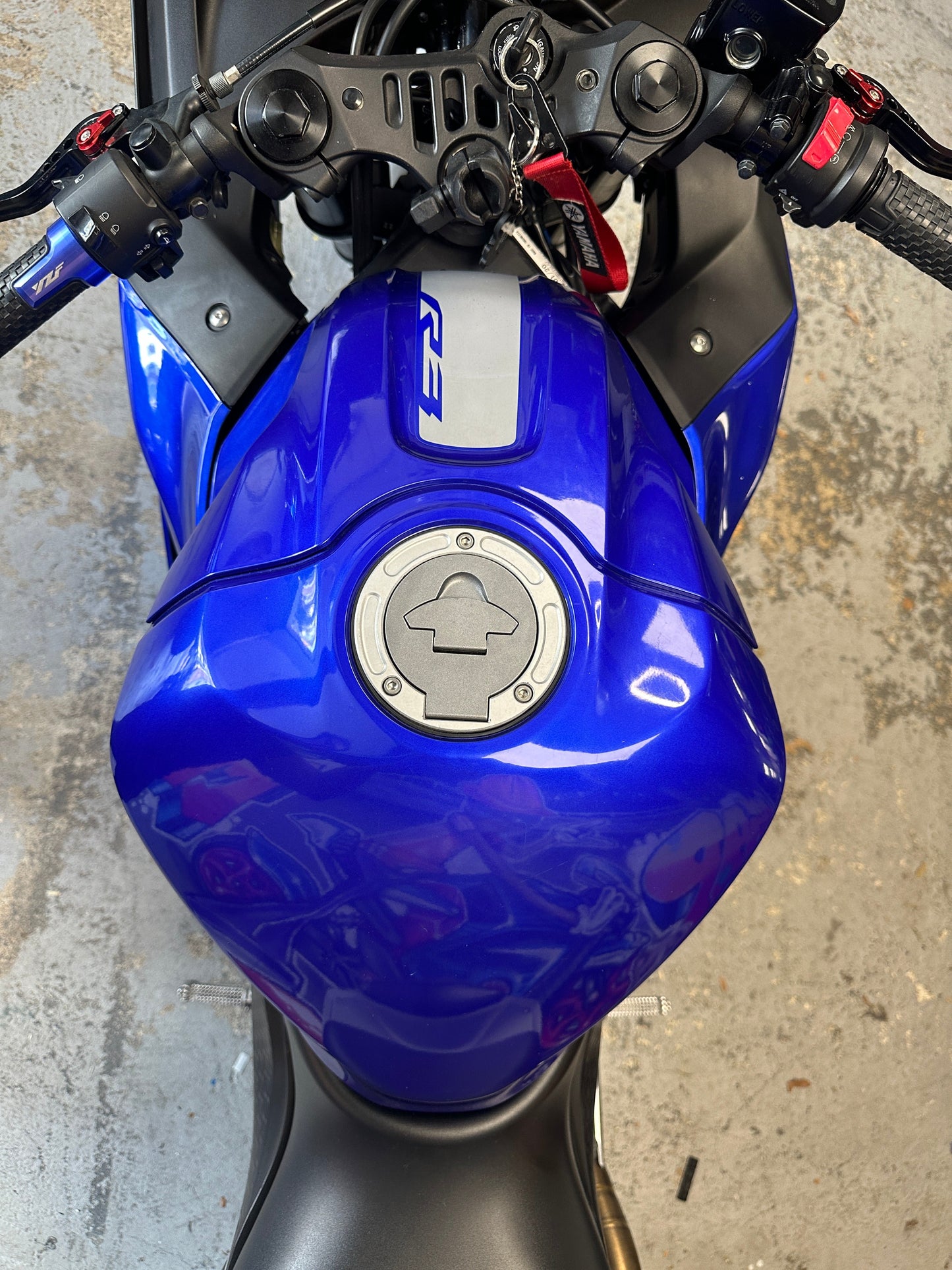 2020 YAMAHA R3 ABS BLUE AKRAPOVIC