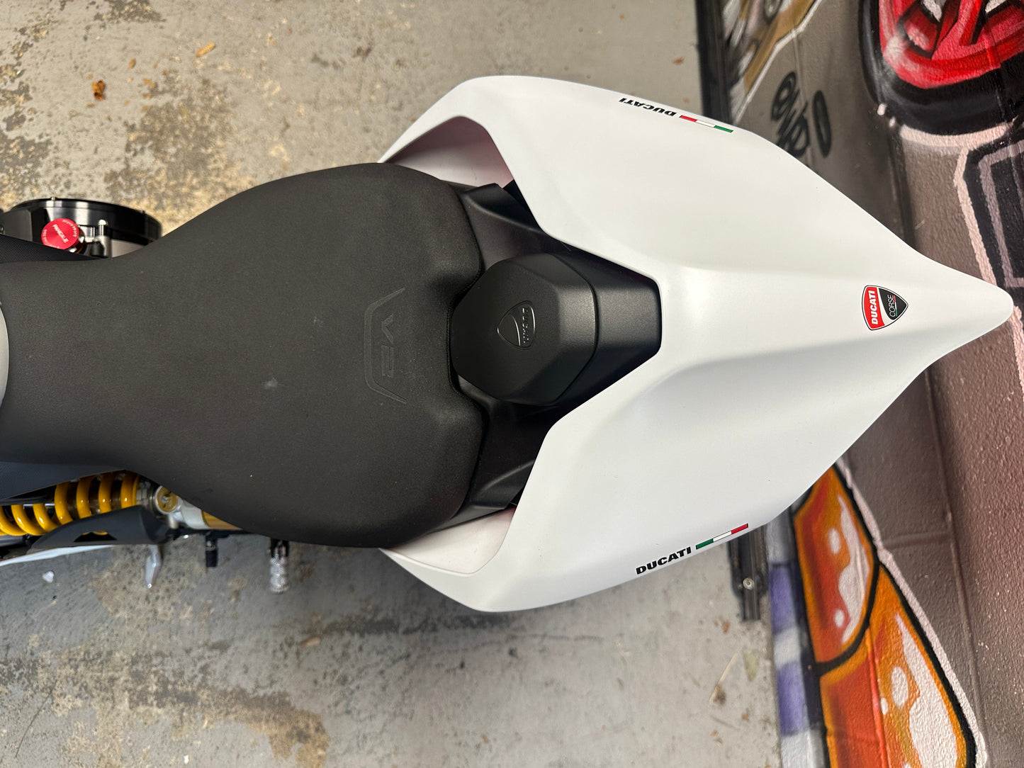 2022 DUCATI PANIGALE V2 WHITE
