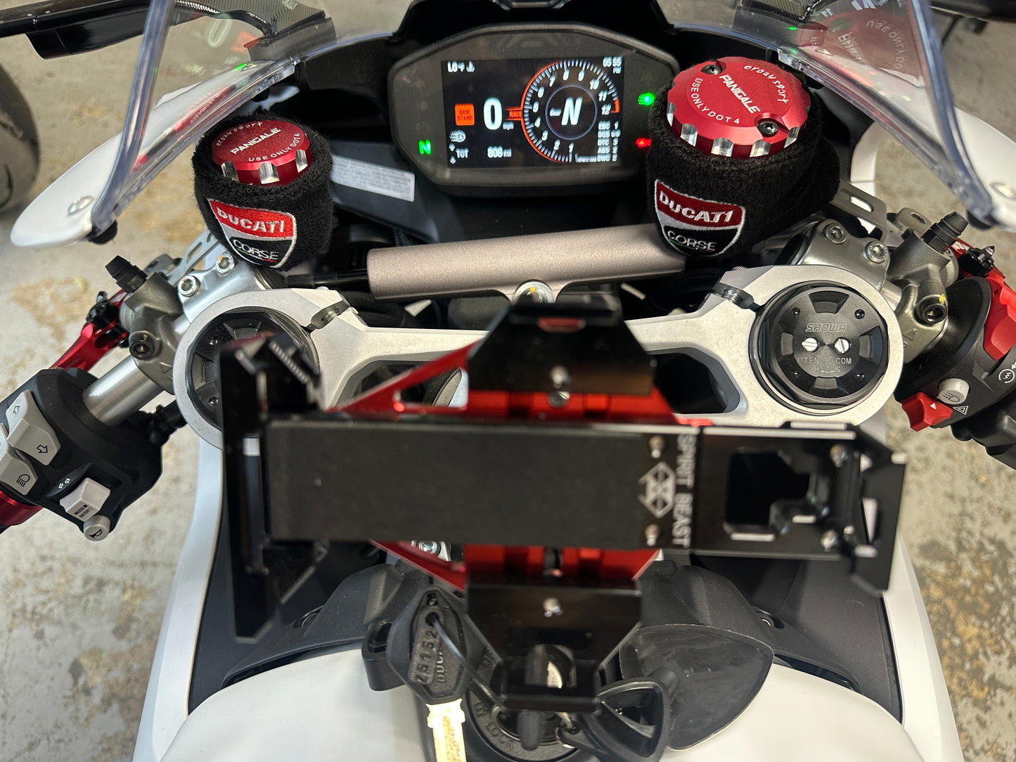 2022 DUCATI PANIGALE V2 WHITE