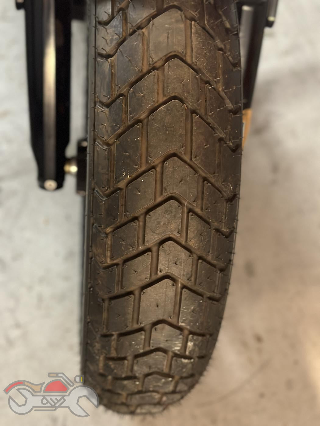 2023 INDIAN SCOUT BOBBER METALLIC BLACK