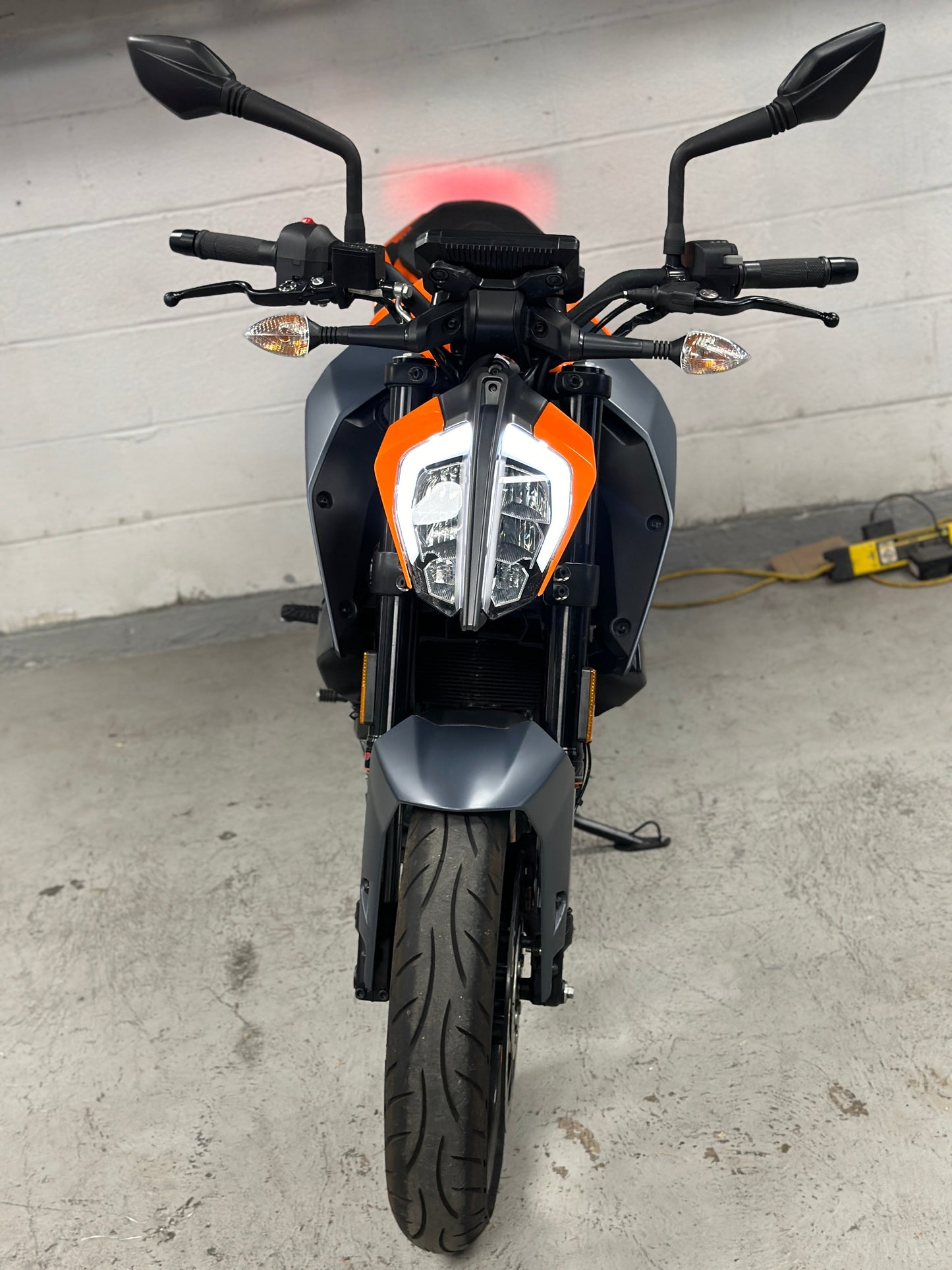 2023 KTM DUKE 390 AKRAPOVIC
