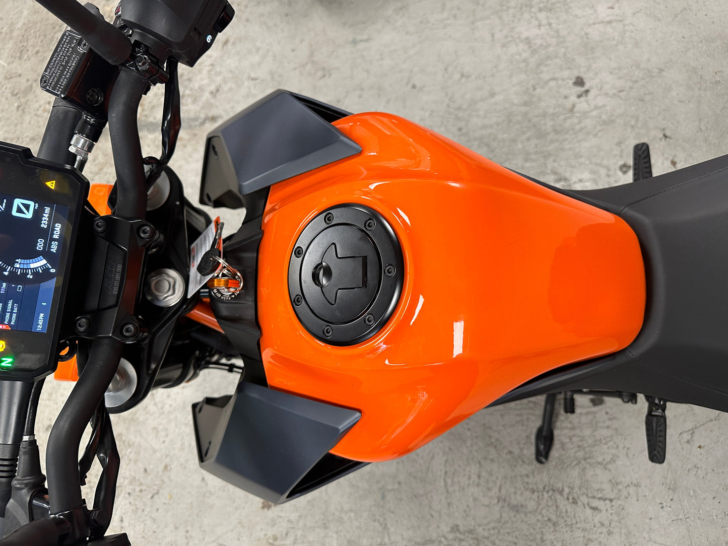2023 KTM DUKE 390 AKRAPOVIC