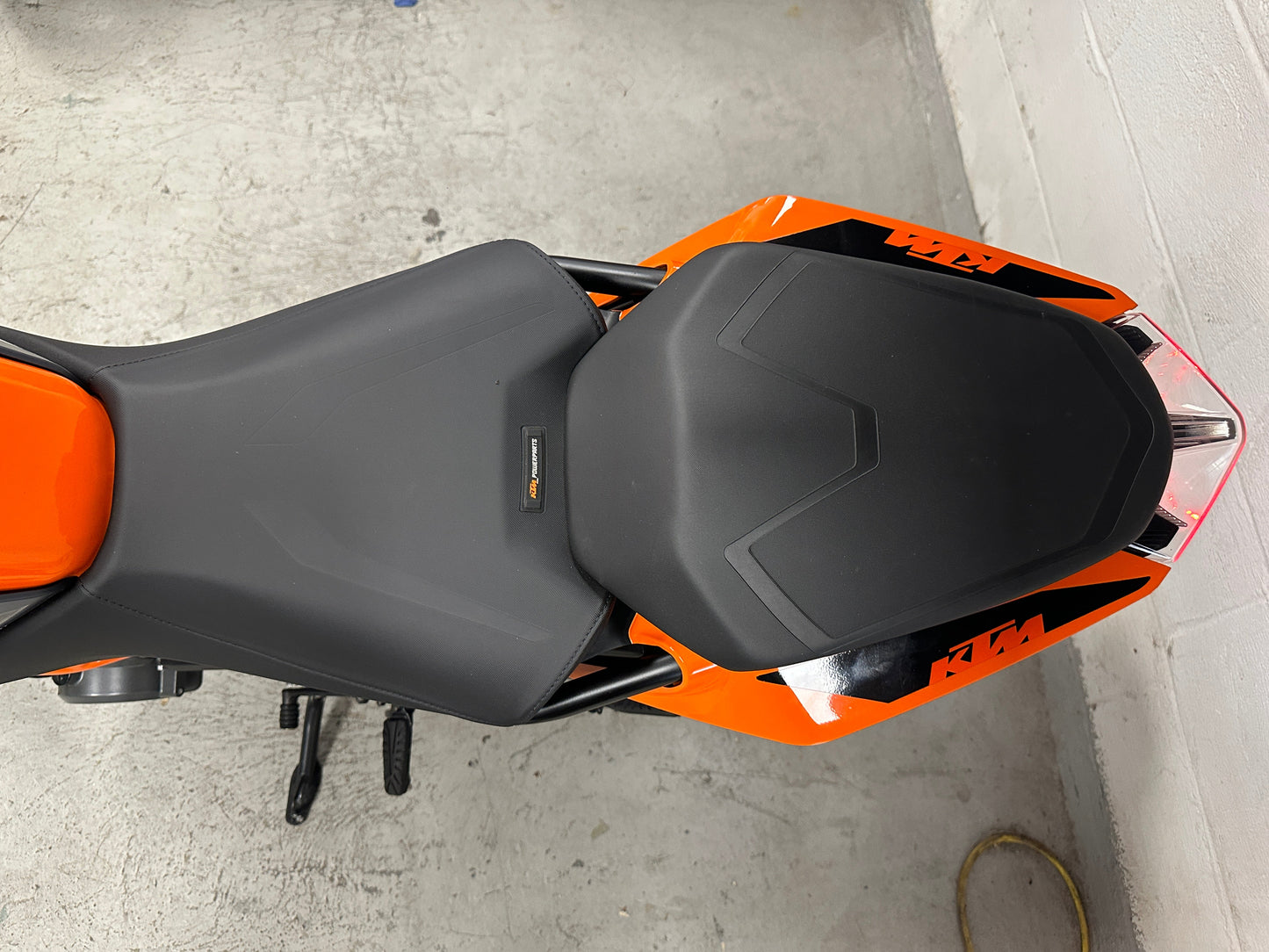 2023 KTM DUKE 390 AKRAPOVIC